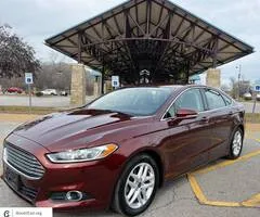 2015 Ford Fusion SE ( 80K MILES, LEATHER, BACK UP CAM )